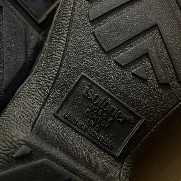 NWT Isotoner signature indoor and outdoor super comfortable slippers size 6.5 -7 - Picture 7 of 7